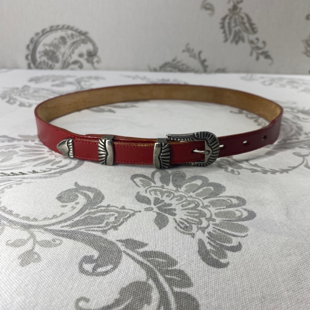 Vintage~DUNDEE~Ladies Red
Leather Belt Size 32